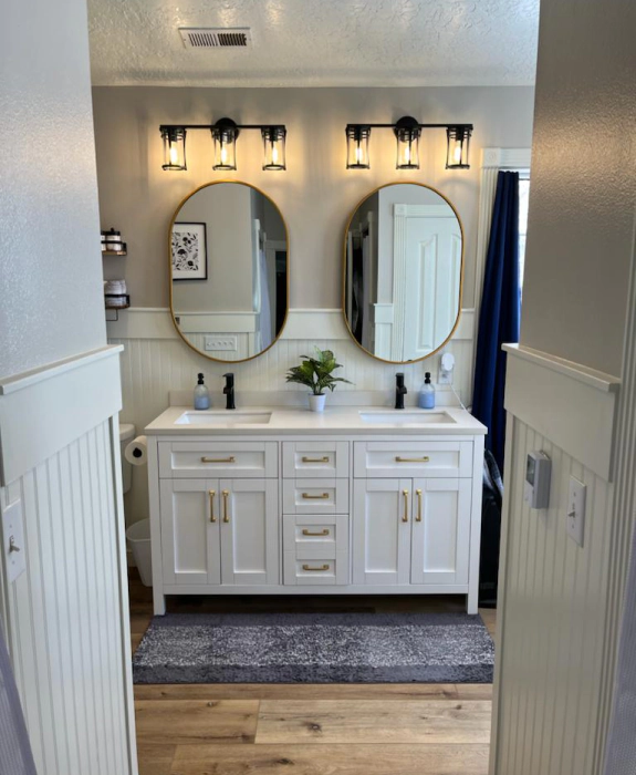 bath remodeling services mirrors detail